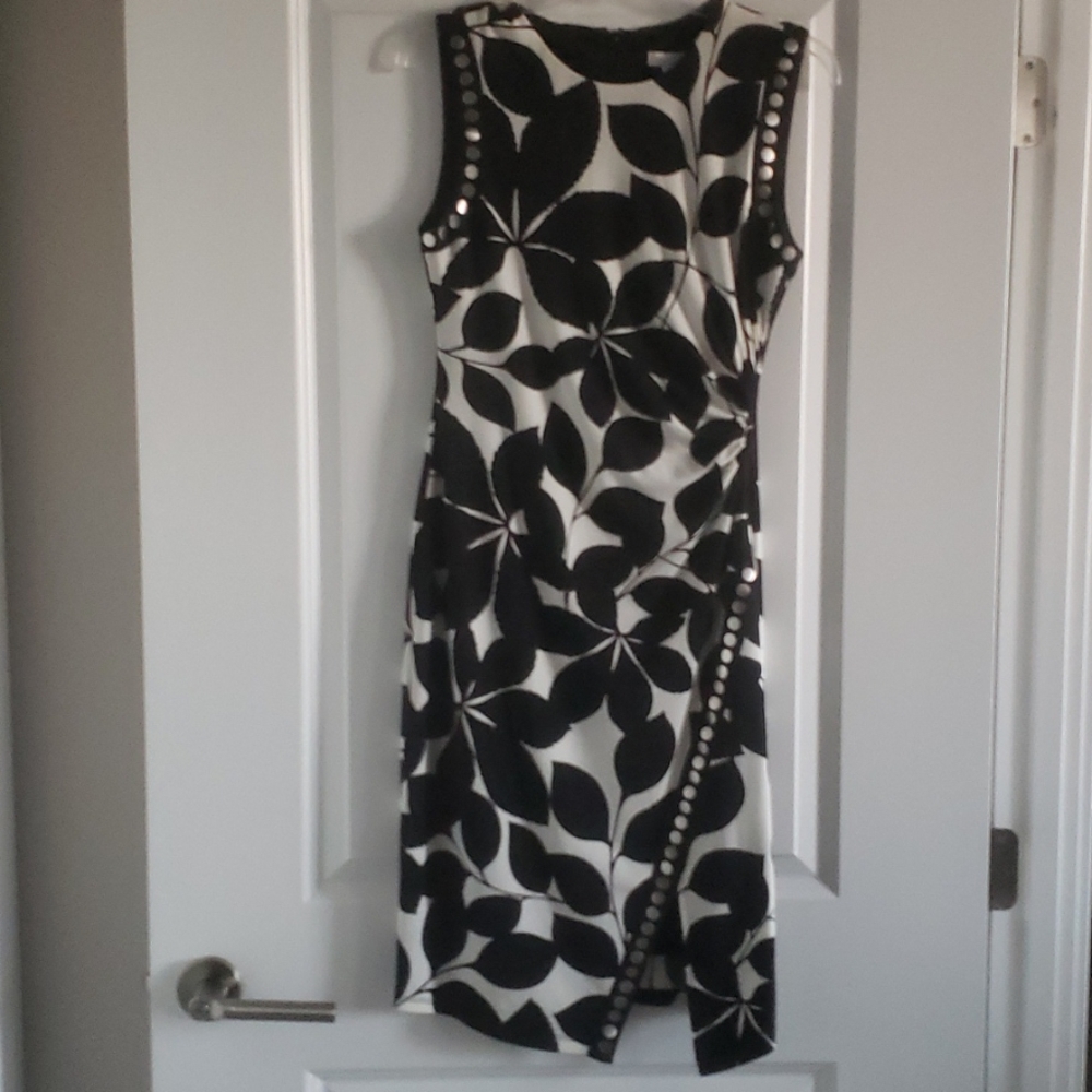 London Times Black and White Leaf-Print Midi Sheath Dress